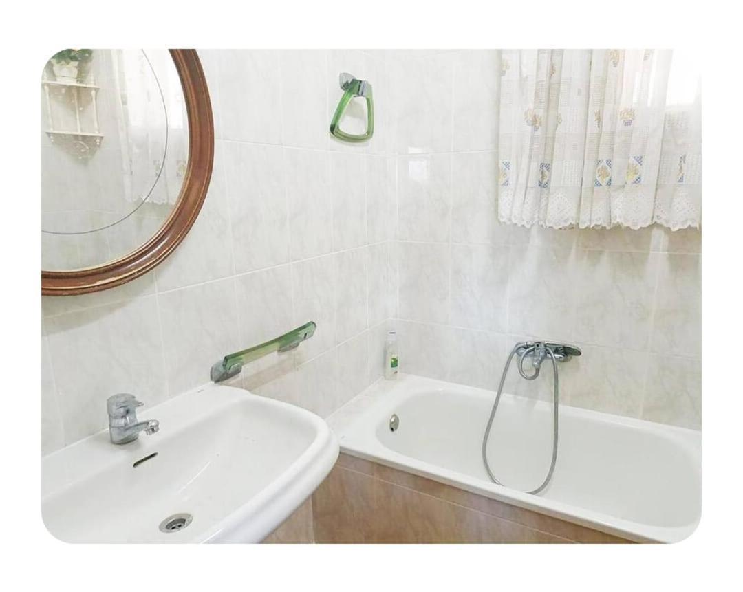 Bedroom With Private Bathroom And Two-Bedroom Family Suite In Quiet Forest Country House 80M2 Large Swimming Pool Music Town Lliria The Garden And Swimmingpool And Garden Are Shared 外观 照片