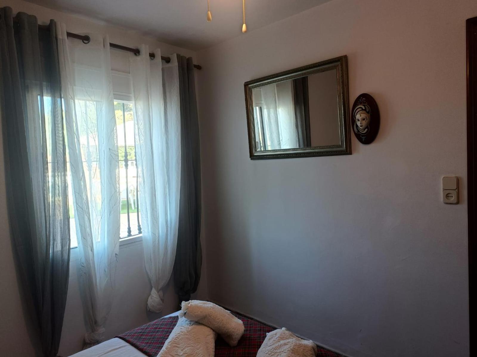 Bedroom With Private Bathroom And Two-Bedroom Family Suite In Quiet Forest Country House 80M2 Large Swimming Pool Music Town Lliria The Garden And Swimmingpool And Garden Are Shared 外观 照片