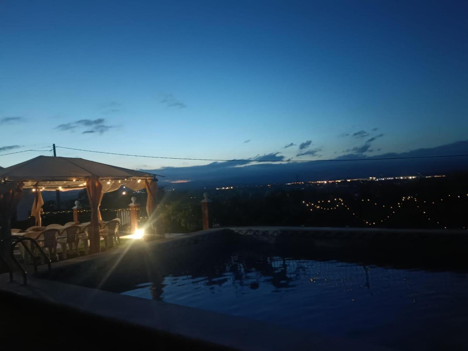 Bedroom With Private Bathroom And Two-Bedroom Family Suite In Quiet Forest Country House 80M2 Large Swimming Pool Music Town Lliria The Garden And Swimmingpool And Garden Are Shared 外观 照片