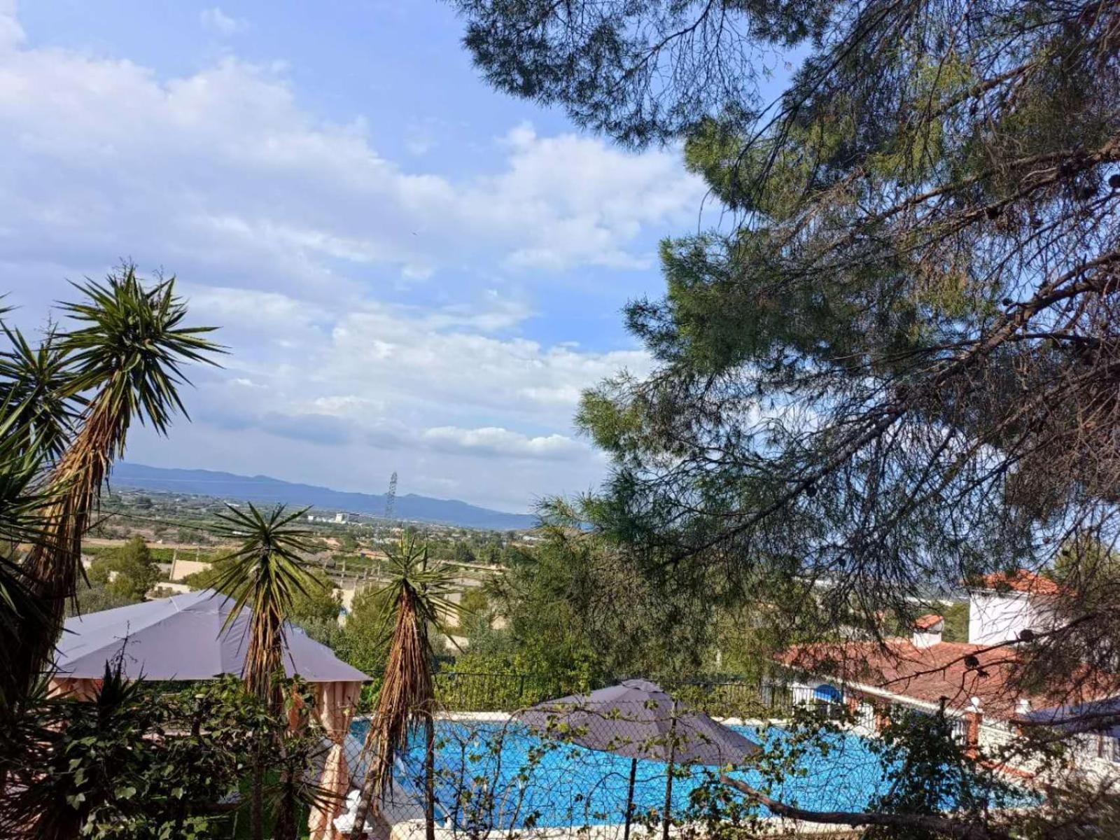 Bedroom With Private Bathroom And Two-Bedroom Family Suite In Quiet Forest Country House 80M2 Large Swimming Pool Music Town Lliria The Garden And Swimmingpool And Garden Are Shared 外观 照片