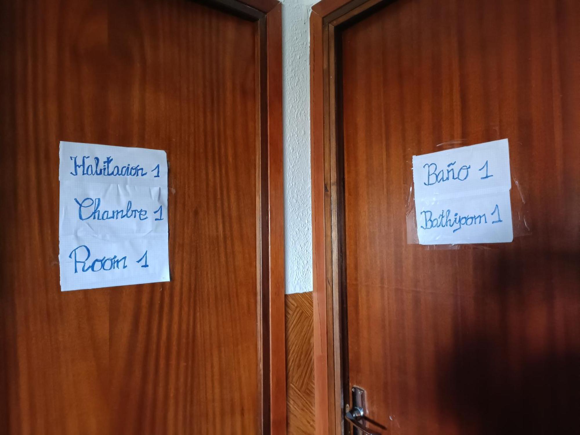 Bedroom With Private Bathroom And Two-Bedroom Family Suite In Quiet Forest Country House 80M2 Large Swimming Pool Music Town Lliria The Garden And Swimmingpool And Garden Are Shared 客房 照片