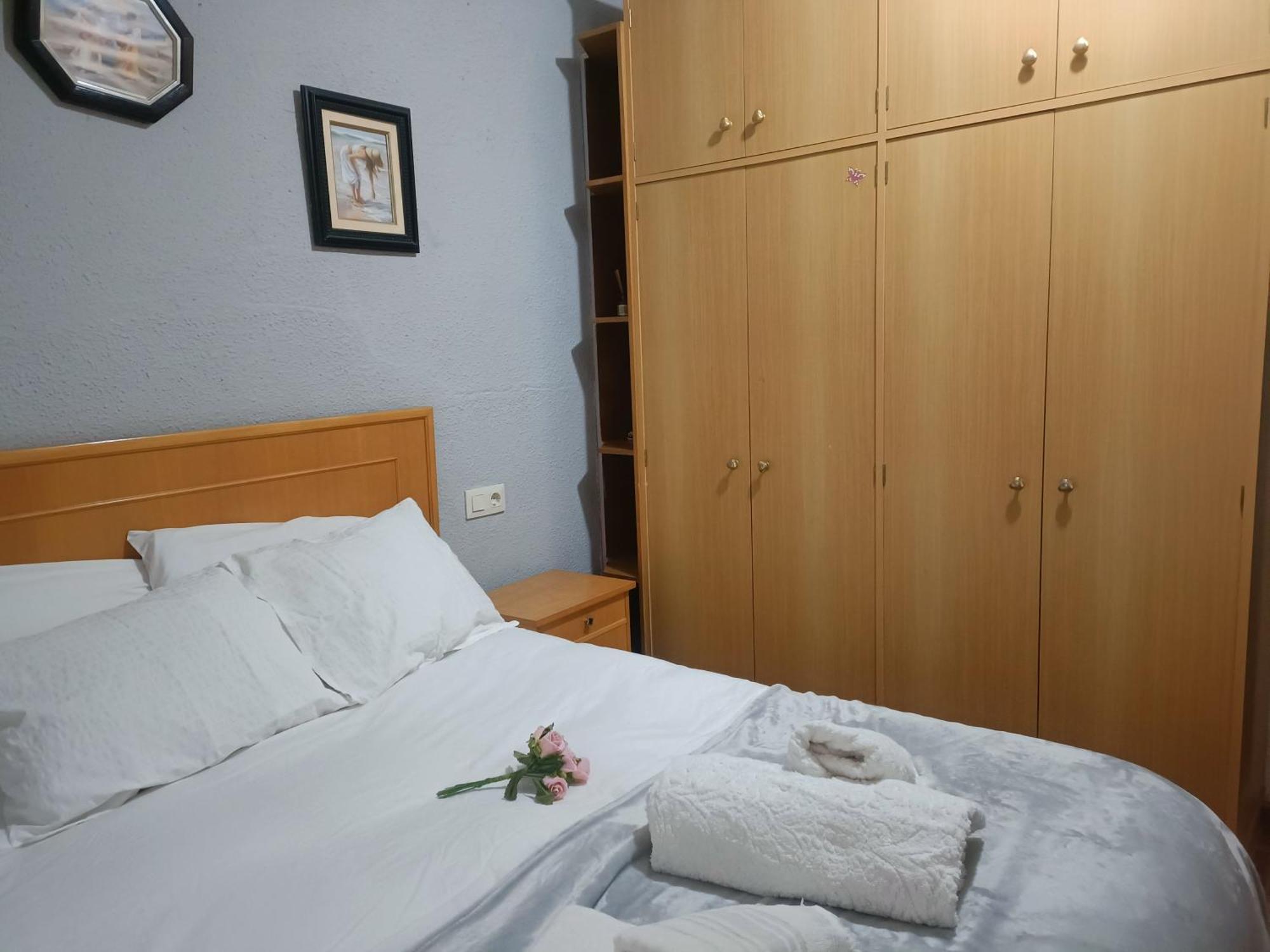 Bedroom With Private Bathroom And Two-Bedroom Family Suite In Quiet Forest Country House 80M2 Large Swimming Pool Music Town Lliria The Garden And Swimmingpool And Garden Are Shared 客房 照片