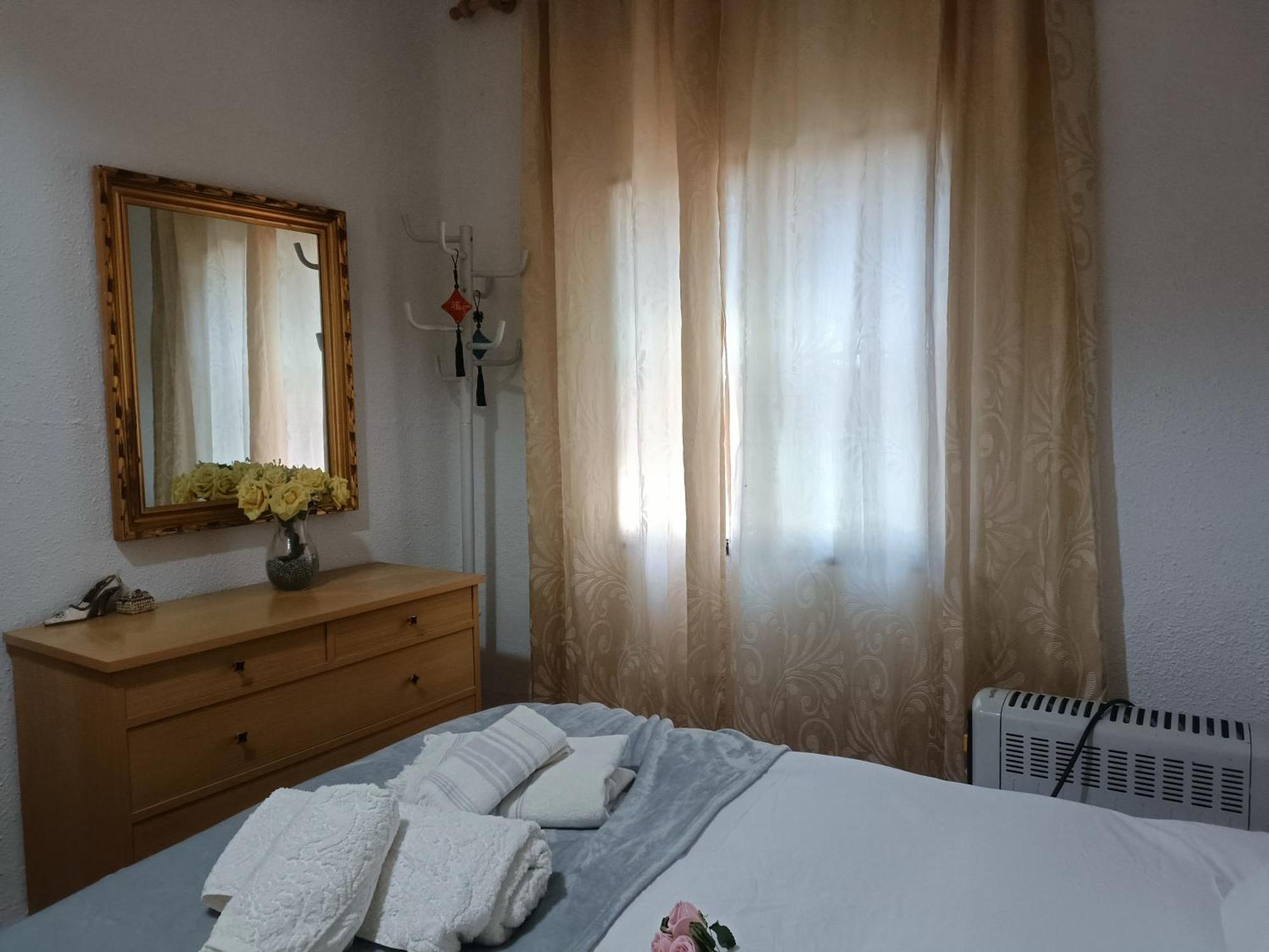Bedroom With Private Bathroom And Two-Bedroom Family Suite In Quiet Forest Country House 80M2 Large Swimming Pool Music Town Lliria The Garden And Swimmingpool And Garden Are Shared 客房 照片