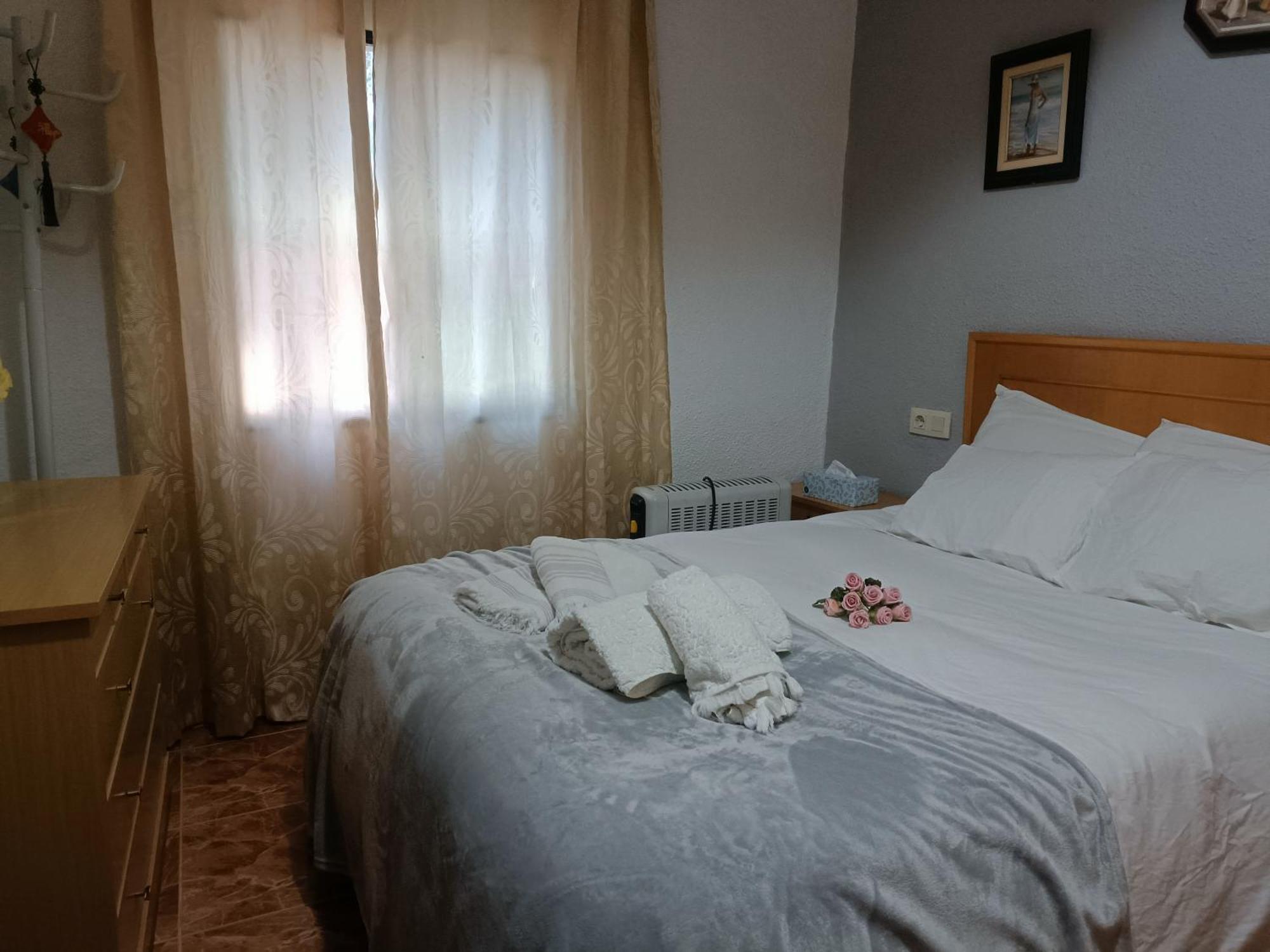 Bedroom With Private Bathroom And Two-Bedroom Family Suite In Quiet Forest Country House 80M2 Large Swimming Pool Music Town Lliria The Garden And Swimmingpool And Garden Are Shared 客房 照片